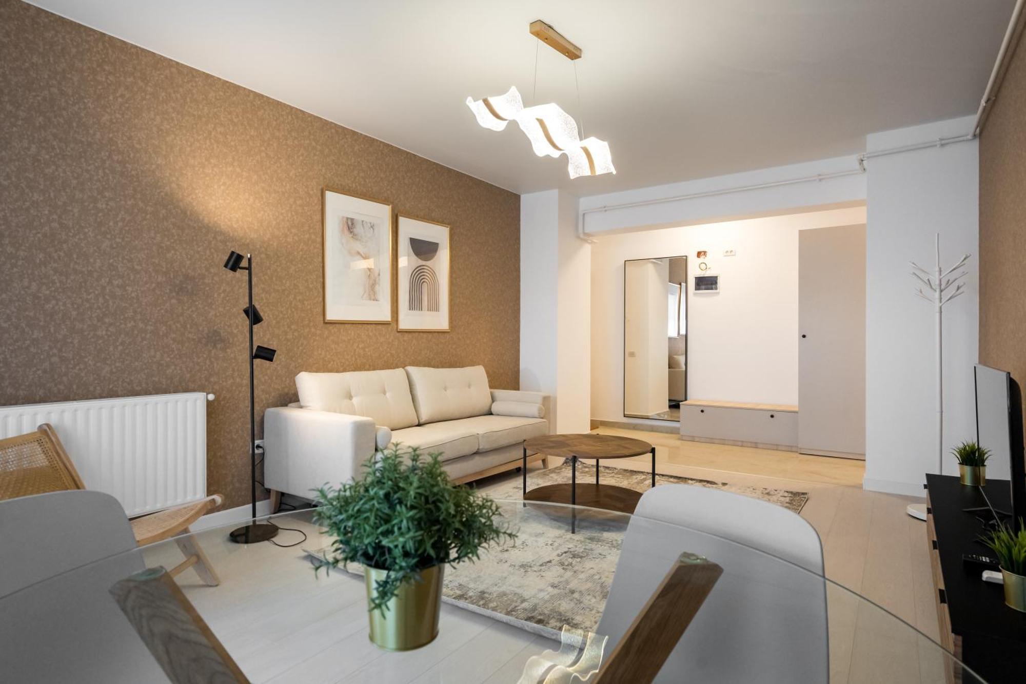 Spacious 606 Apartament