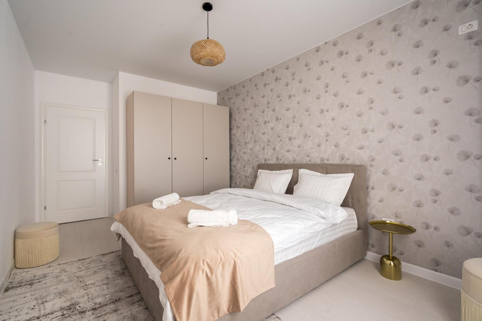 Spacious 606 Apartament *
